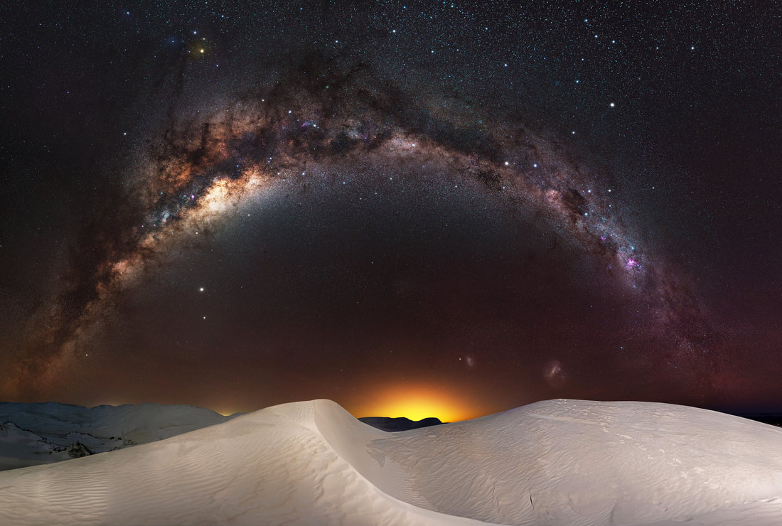 Spectacular image of the Milky Way, taken by Stéphane Guisard, featuring the colourful star clouds of Rho Ophiuchi